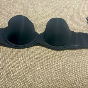 Calvin Klein size 34B strapless bra